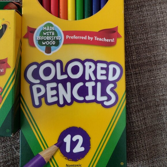New in boxes Crayola Crayons and Colored Pencils - Picture 8 of 9